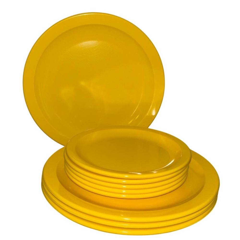 Dallas Ware Yellow Melamine Plates Set 9 Stackable Dinnerware 5‎ Salad, 4 Dinner